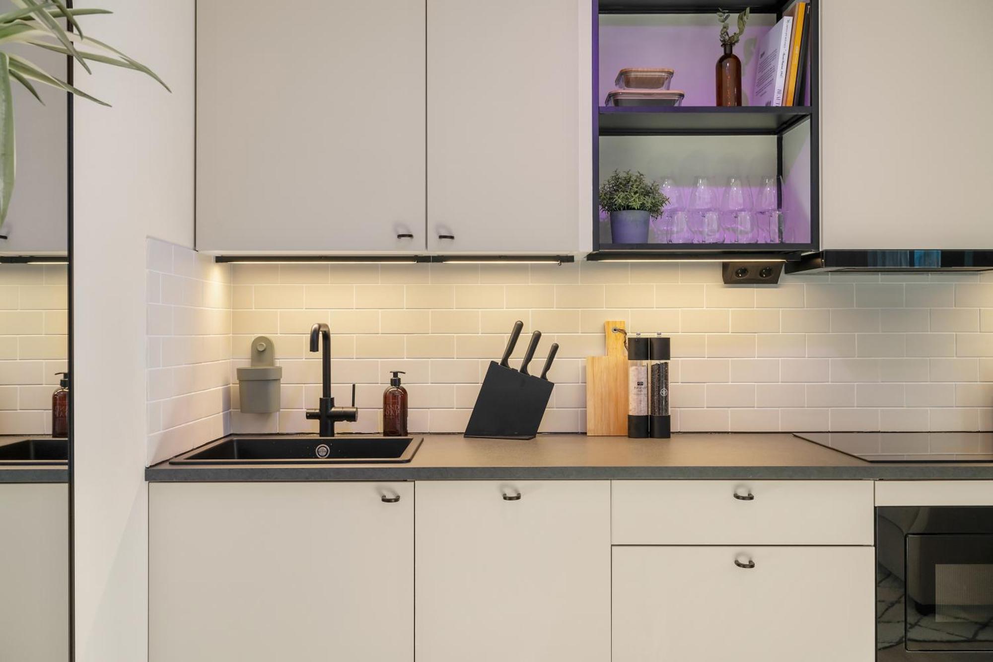 Home Away Apartments สต็อกโฮล์ม ภายนอก รูปภาพ